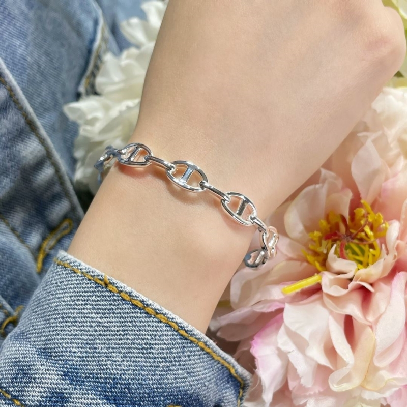 H**me5 bracelets
